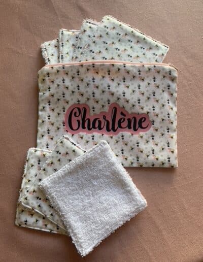 lingettes + trousse